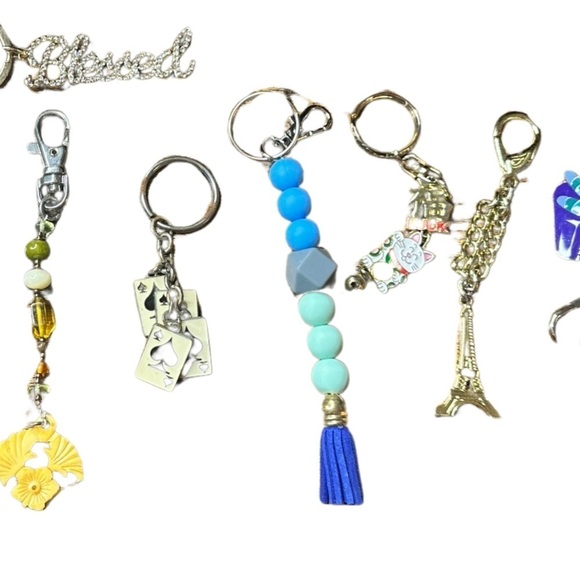 11 Womens Keychains (Used - Good Condition) 🗝️💕✨ - Picture 3 of 5